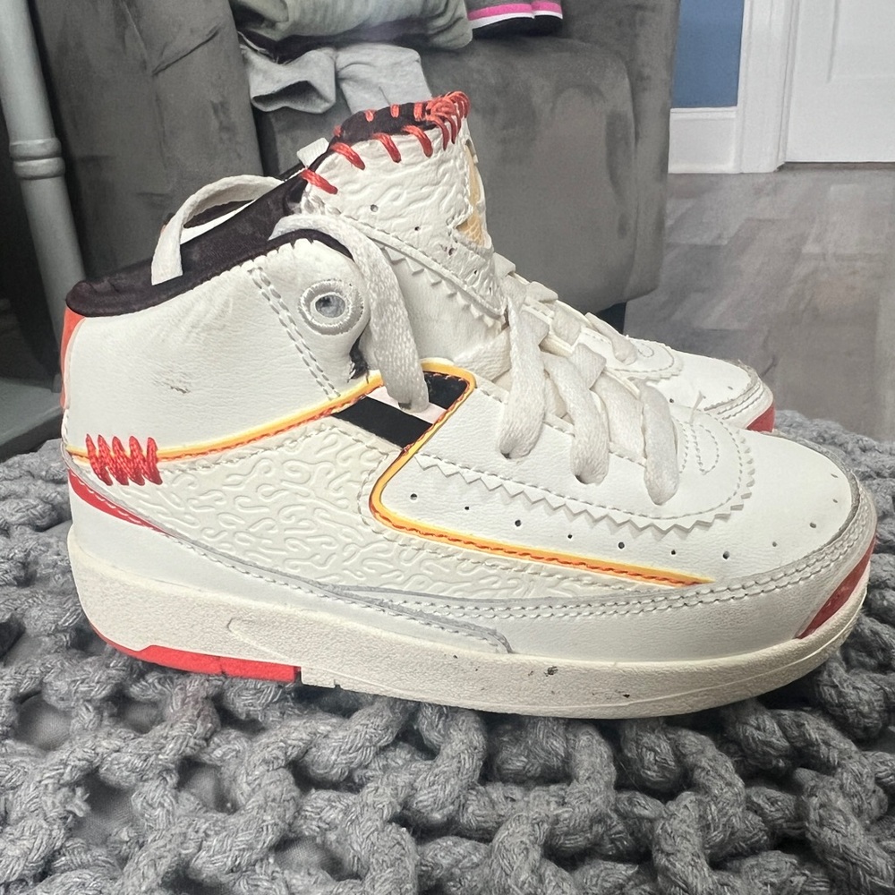 Maison Château Rouge x Air Jordan 2